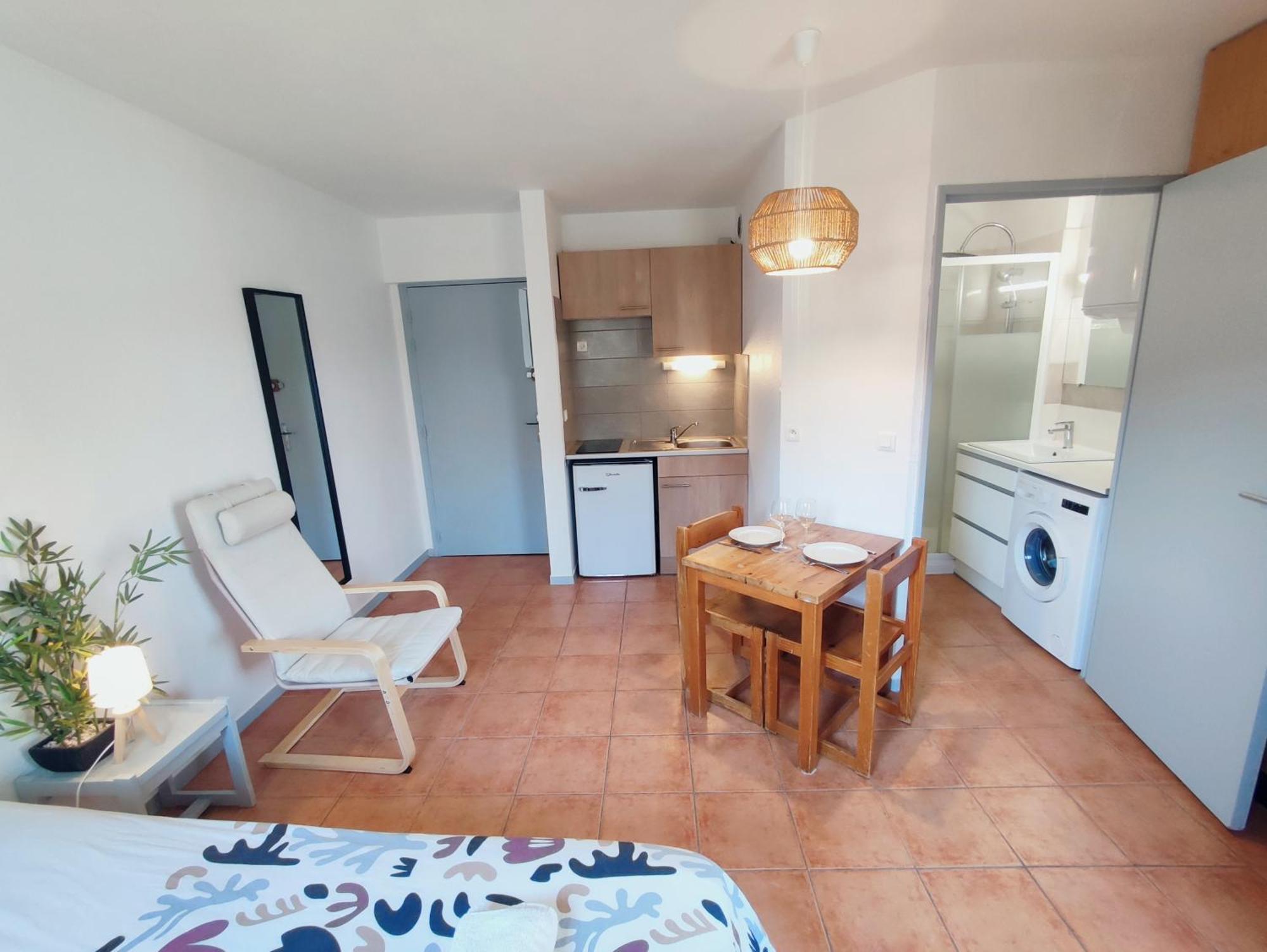 Le Studio Des Garrigues - Climatise Gréoux-les-Bains Εξωτερικό φωτογραφία